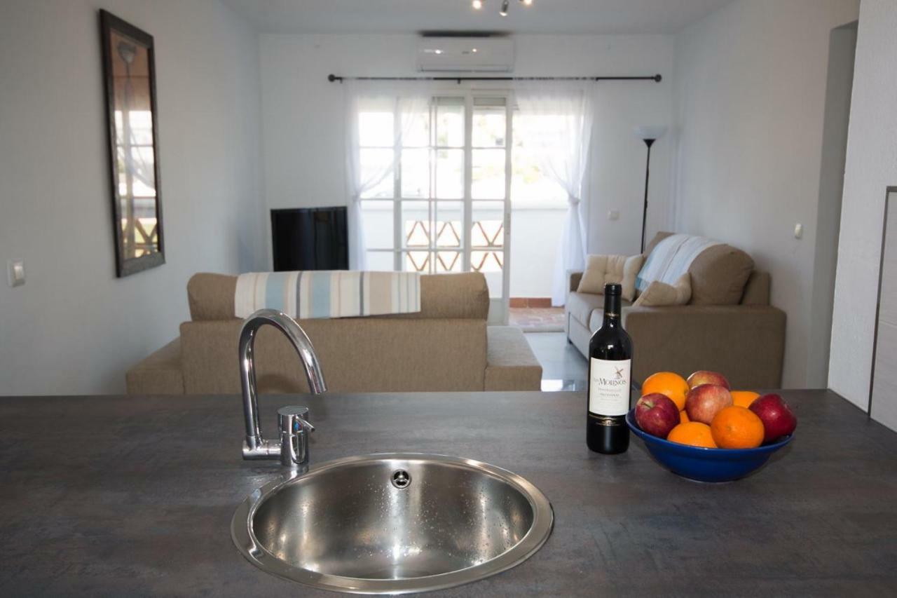 Puerto De La Duquesa Beach Apartment Castillo de Sabinillas Extérieur photo