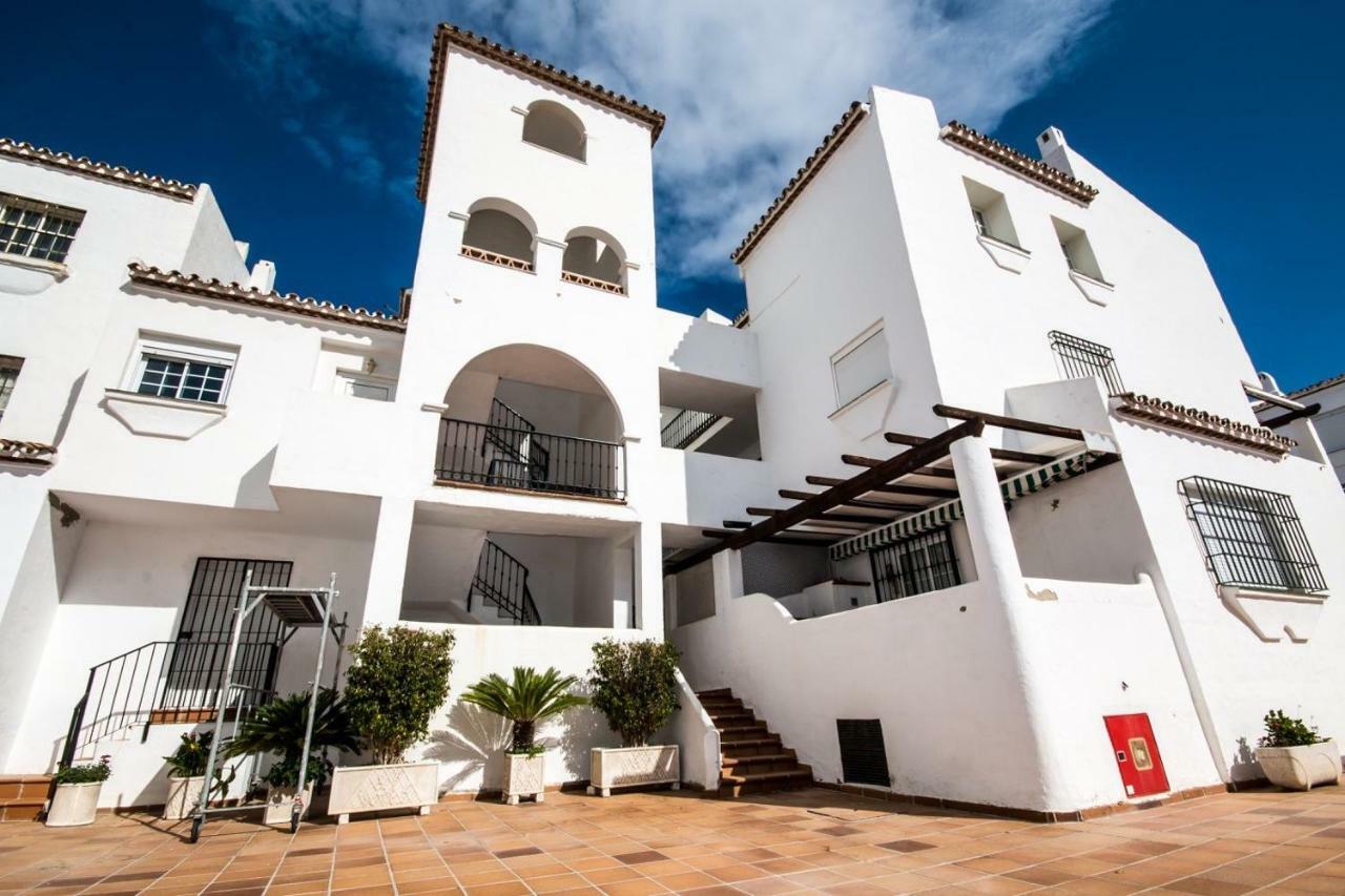 Puerto De La Duquesa Beach Apartment Castillo de Sabinillas Extérieur photo