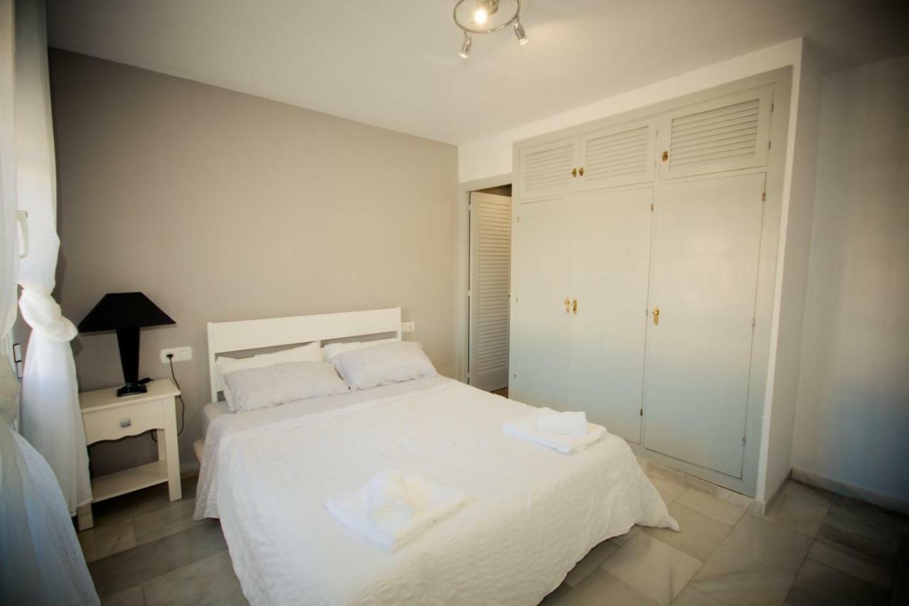 Puerto De La Duquesa Beach Apartment Castillo de Sabinillas Extérieur photo