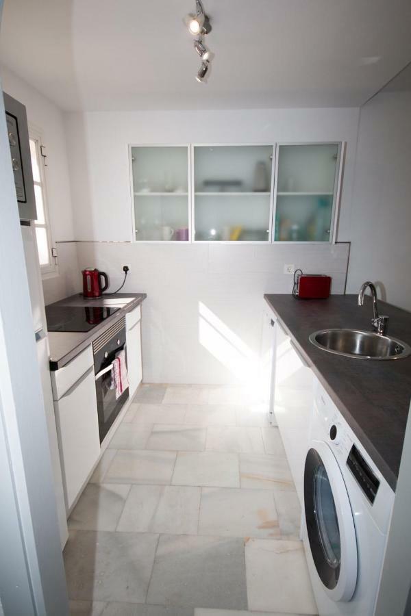 Puerto De La Duquesa Beach Apartment Castillo de Sabinillas Extérieur photo